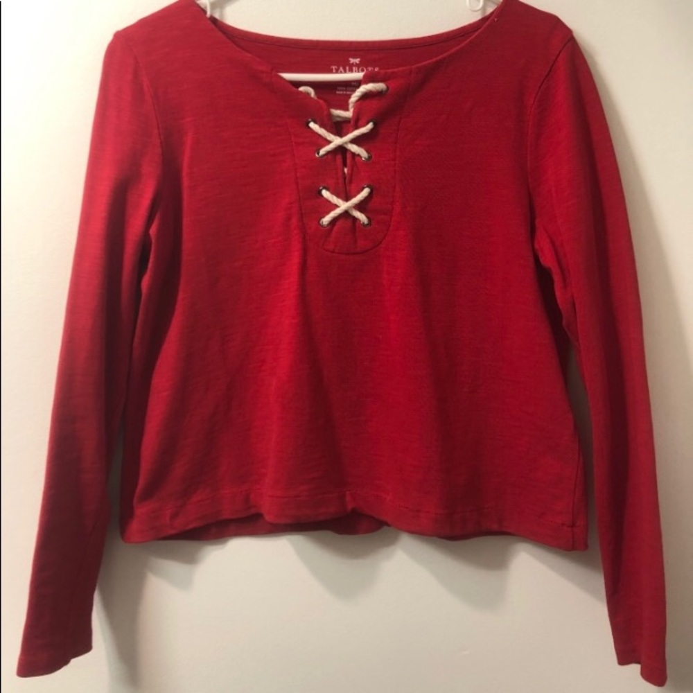 Cute dark red top
